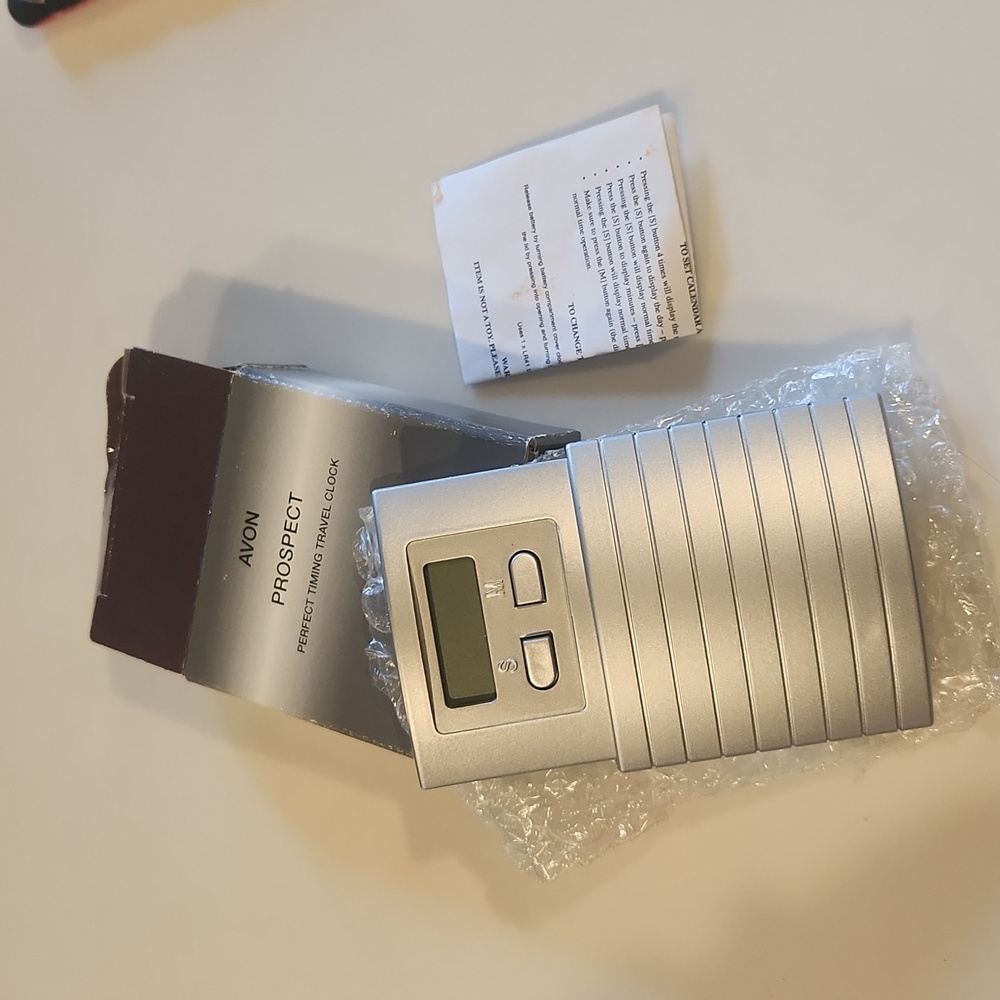 Avon Prospect Perfect Timing Travel Clock